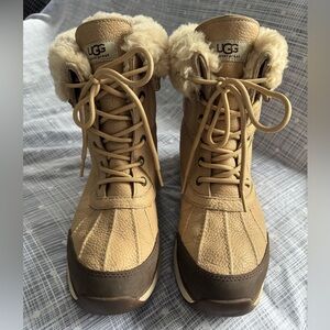 Ugg Adirondack lll Boots Sand Size 9 EUC!